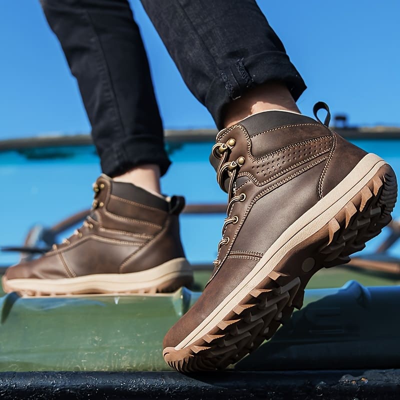 Bota Masculina Couro Resistente Vinson