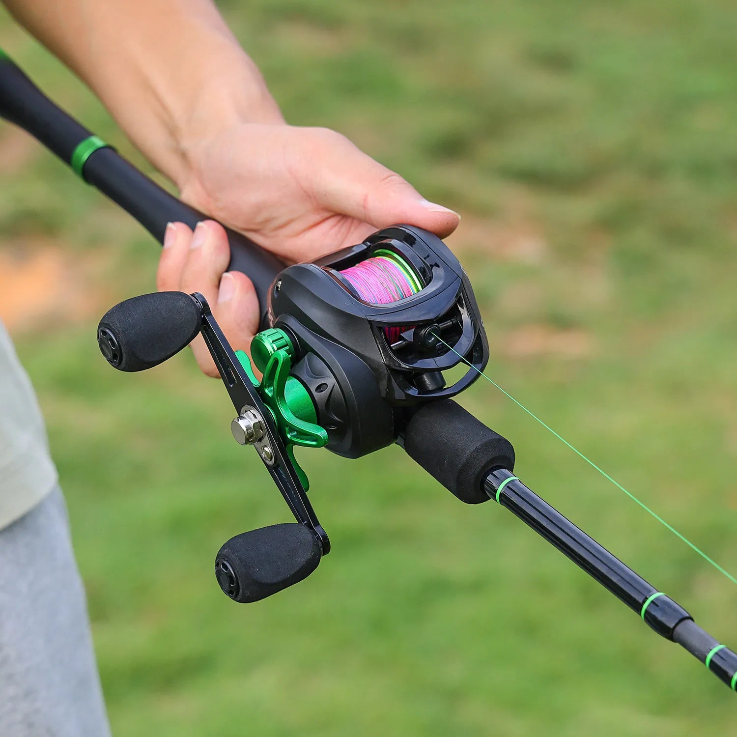 Kit Completo de Pesca – Vara de Fibra de Carbono, Carretilha 10kg e Iscas Artificiais