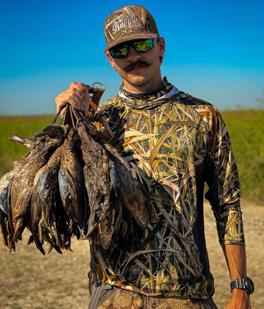 Camisa de Pesca Camo UV50+ com Capuz e Máscara