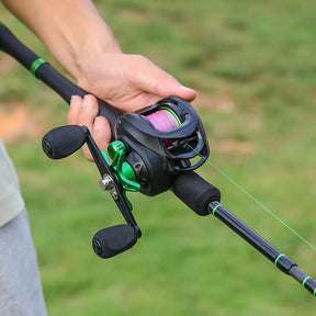 Kit Completo de Pesca – Vara de Fibra de Carbono, Carretilha 10kg e Iscas Artificiais